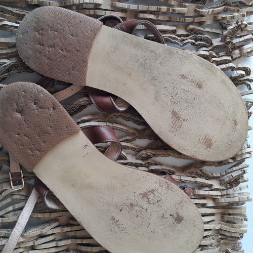 Estil leather sandals size 40 like new with gold Phaistos discs