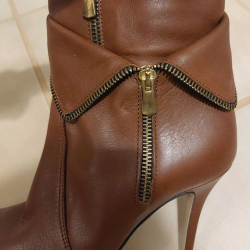 Mark Milan tan ankle boots like new, leather, size 38