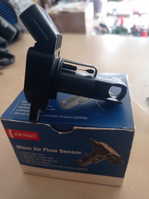 Denso DMA100 Mass Air Flow Sensor like new for Toyota Avensis 1800 2008