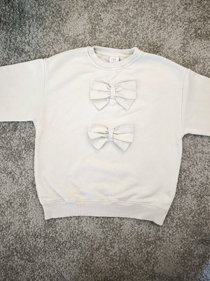 Zara sweatshirt with bows like new, size 11-12 (152cm)