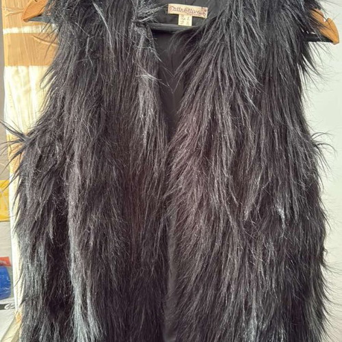 Attrattivo women's black fur vest like new