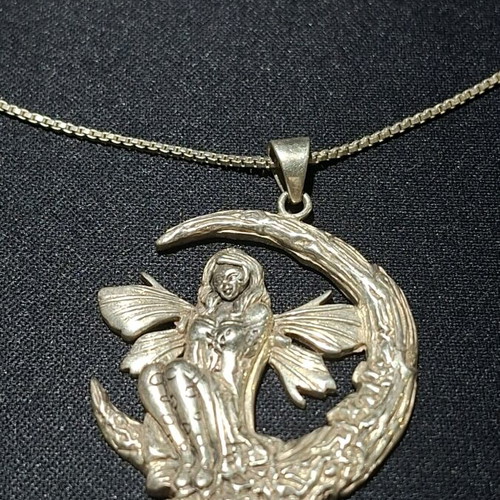 Silver pendant like new with 925 stamp 41 cm