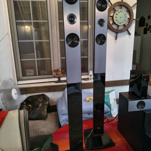 LG HX976TZW 5.1 Home Cinema 3D Blu-Ray system, wireless rear speakers & subwoofer