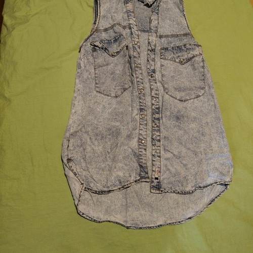 Bershka Sleeveless Shirt Like New, Turquoise, Fits Small