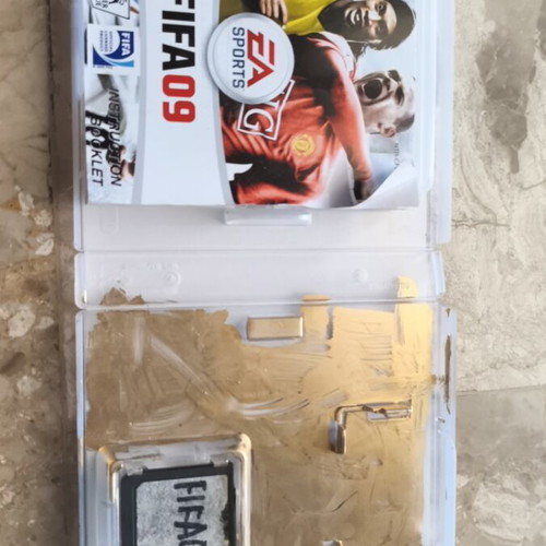 FIFA 09 Nintendo DS game used with worn case and cartridge