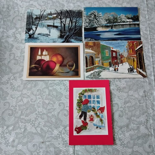 Christmas decorations and mugs new with gift of 45 cards