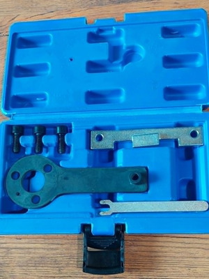 Timing belt synchronization tool for Fiat new