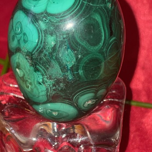 Malachite egg new, solid with beautiful patterns