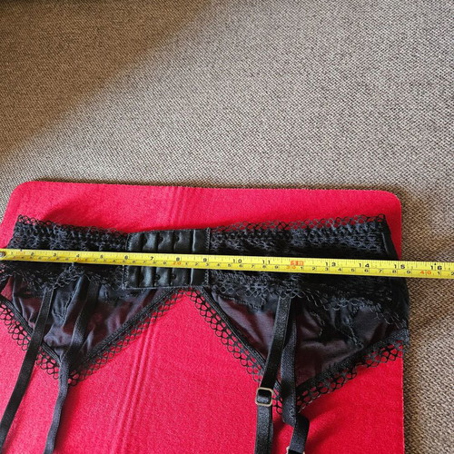 Intimissimi garter belt new, black with Italian lace