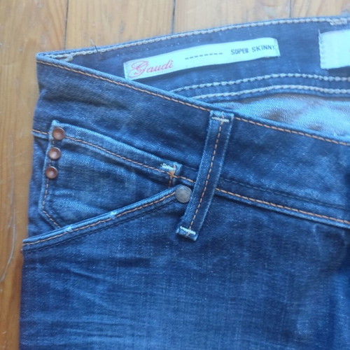 Gaudi dark blue tight women's jeans size 27 like new