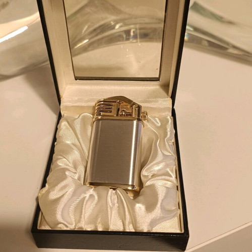 Ronson collectible lighter new with metallic two-tone body