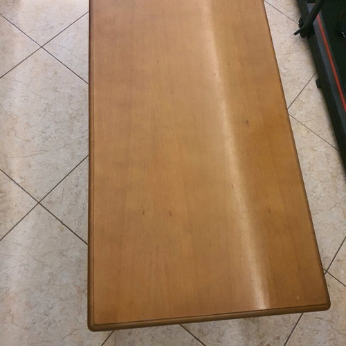 Coffee table used, sturdy and heavy, dimensions 107×54×40 cm