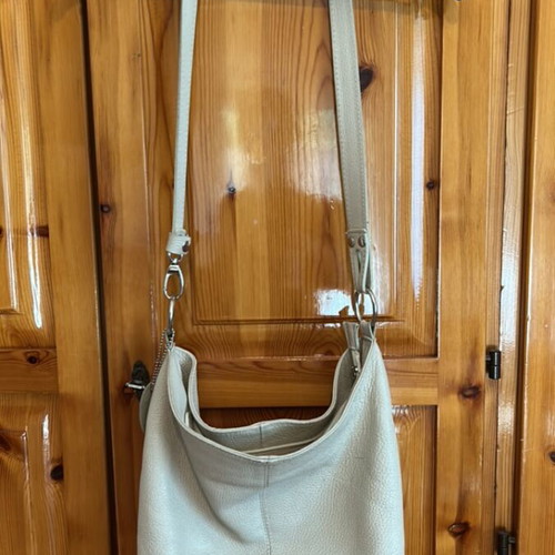 Leather shoulder bag used, white beige
