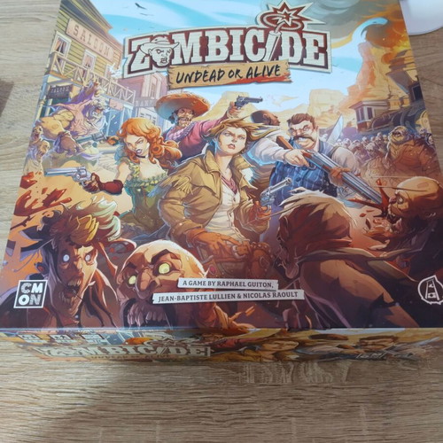 Επιτραπέζιο παιχνίδι Zombicide Undead or Alive καινούργιο