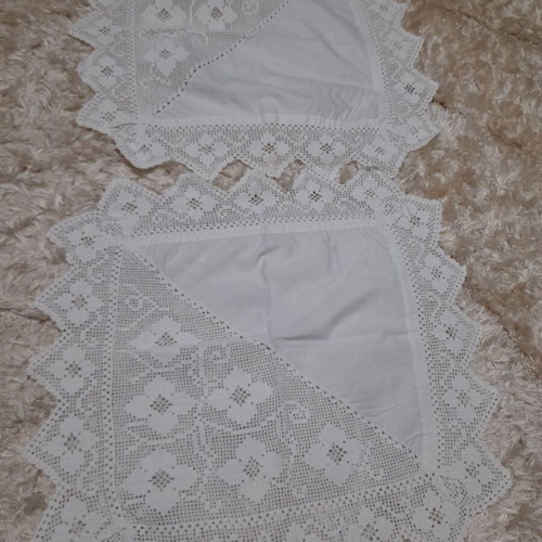 Set of 2 handmade table linens like new, white cotton