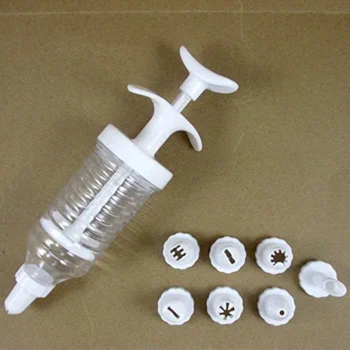 Cake decorating piping syringe new with 8 nozzles