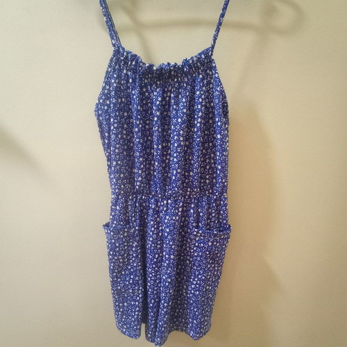 Short jumpsuit blue with tiny flowers new, size S