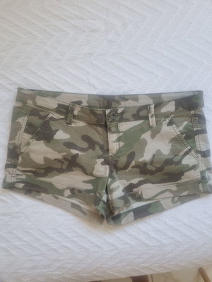 Τζιν σορτσάκι Benetton μεταχειρισμένο, χαμηλοκάβαλο, μέγεθος 31