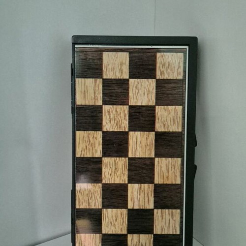 Portable Magnetic Chess Set like new, foldable for travel