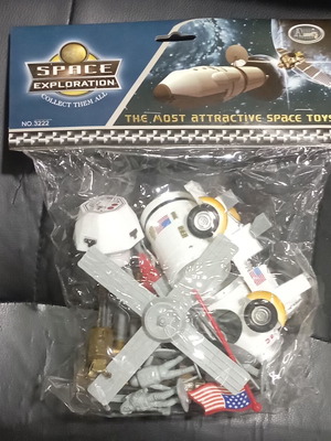 Space Exploration toy new, astronaut figures in bag, space theme