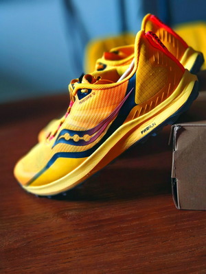 Saucony Pelegrine 12 trail running size 47 like new, yellow