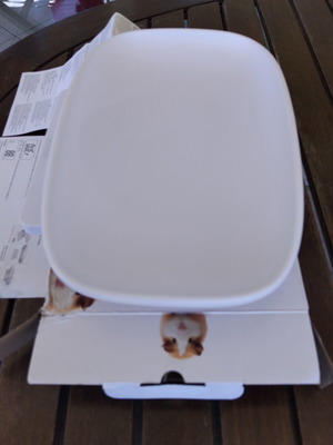 Electronic scale with removable concave tray and LCD display, new