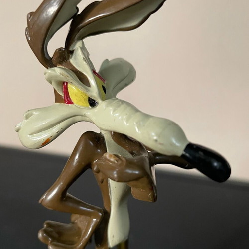 Wile E. Coyote figure used, Looney Tunes, Warner Bros.