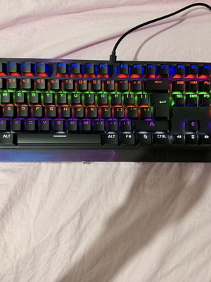 Gaming μηχανικό πληκτρολόγιο RGB καινούργιο, πλήρους μεγέθους με numpad