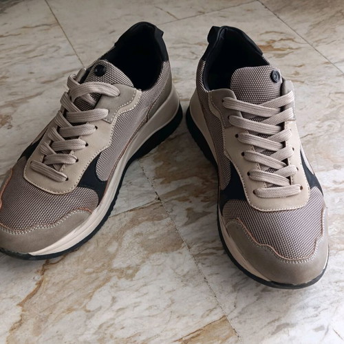 Seven women's sneakers size 39 like new, beige and black