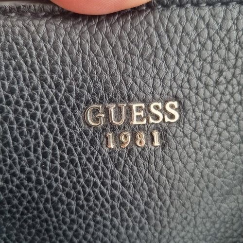 Guess shoulder handbag black used with detachable strap
