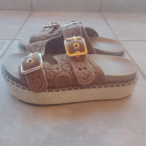 Bottega Veneta knitted platform sandals, size 36, brown