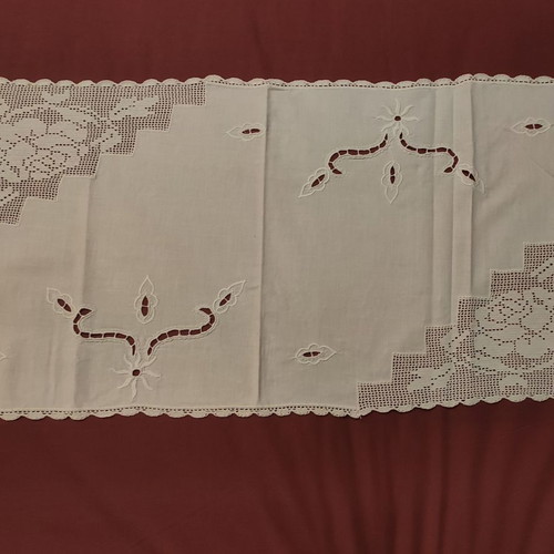 Handmade table runner new with cutwork 76x37