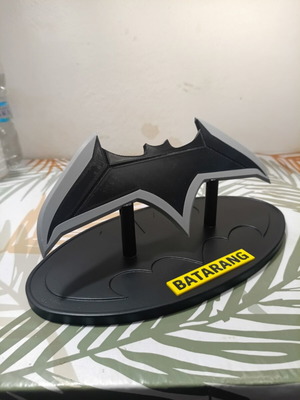 Batarang Batman decorative fan art with display base like new