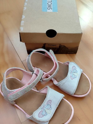 Toms sandals size 27 used, white