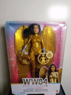 Κούκλα Wonder Woman με χρυσή πανοπλία σαν καινούργιο