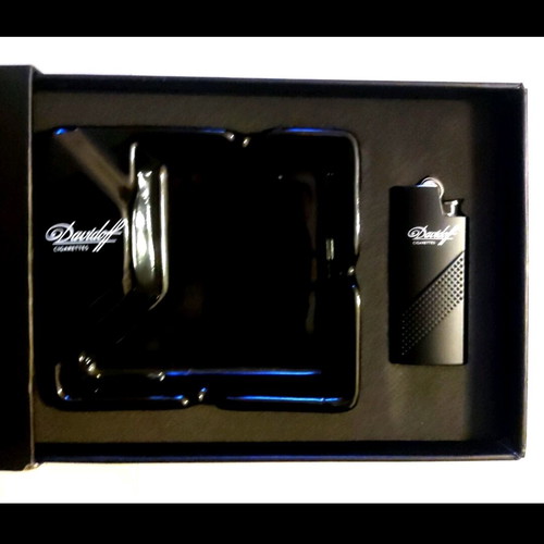 Davidoff lighter and ashtray set new in luxury case