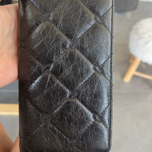 Axel wallet like new, large with 3D logo black and gold