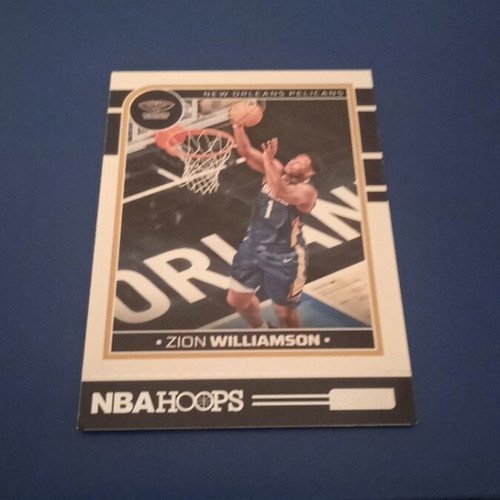 Zion Williamson Panini cards like new, set of 2
