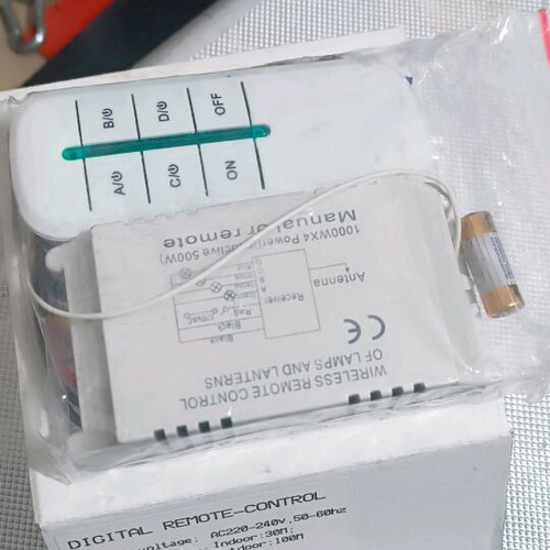 Wireless remote control 4 commands like new, 4x600W on-off