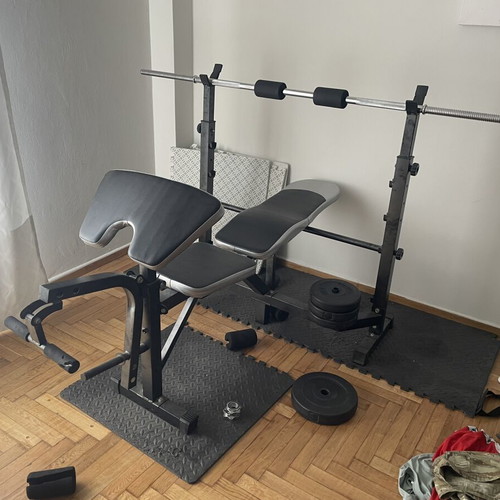 Workout bench like new with 5kg and 2.5kg weight plates