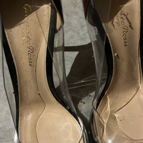 Gianvito Rossi Plexi Pumps Milano like new, transparent with burgundy details