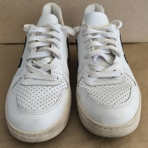 Veja Sneakers V-10 Leather Athletic Shoes Size 37 like new