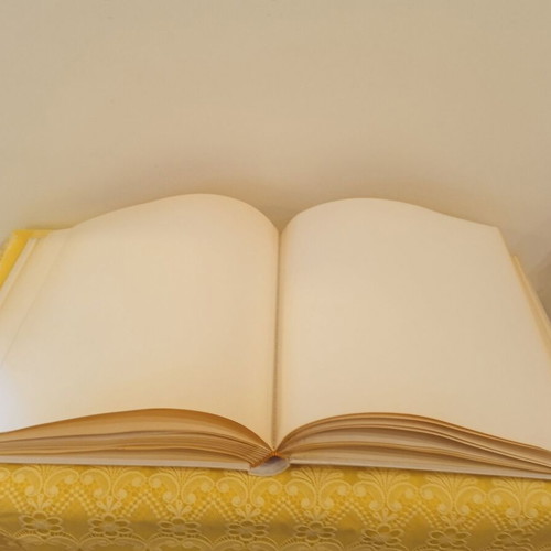 Wedding photo album like new with front frame, luxury style