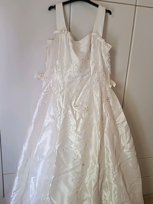 Wedding dress XL like new with train and embroidery Jan Stuart