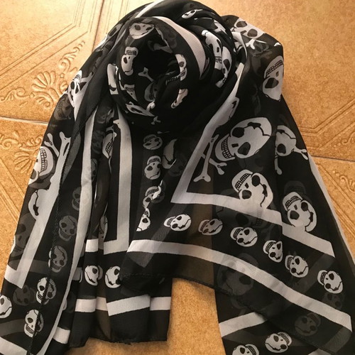 Black scarf with skulls new
