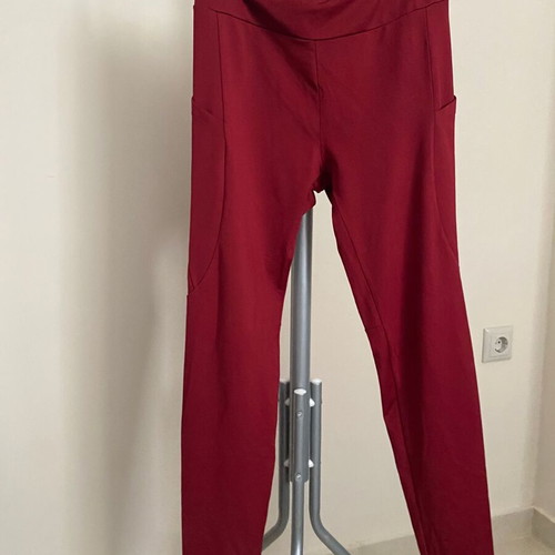 Burgundy high-waisted sports leggings with pockets like new, Active 21 M