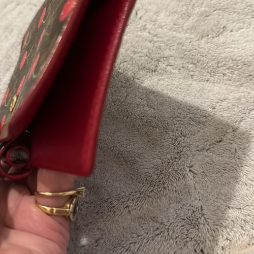 Louis Vuitton Cerises Agenda like new with broken metal support