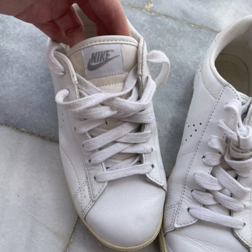 Nike leather athletic shoes used, size 36.5, white