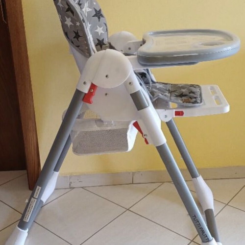 Lorelli high chair like new with adjustable height and tray