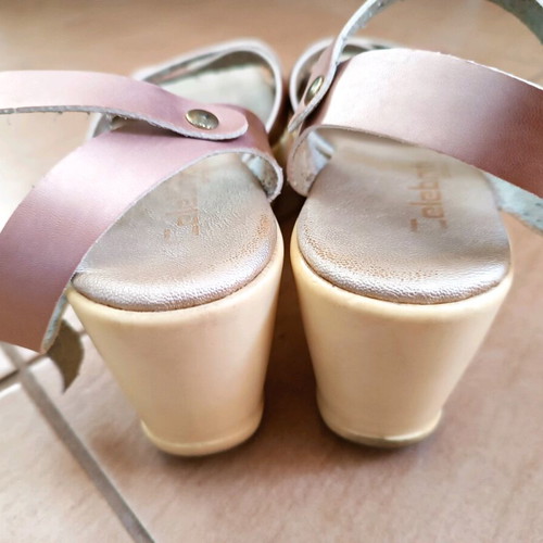 Celebrity platform sandals used, pink metallic color, size 38